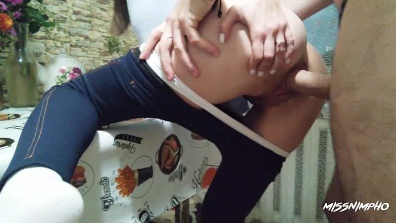 Порно қызыл етік киген азиялық қыздар