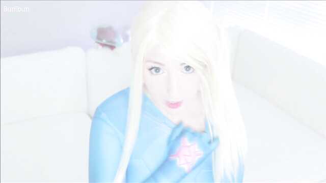 Cosplayerka Wali Konia Ogolone ptaszka niebieskim Dildo