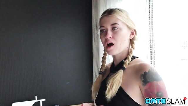 Блондинка: жгучие страсти в киске.