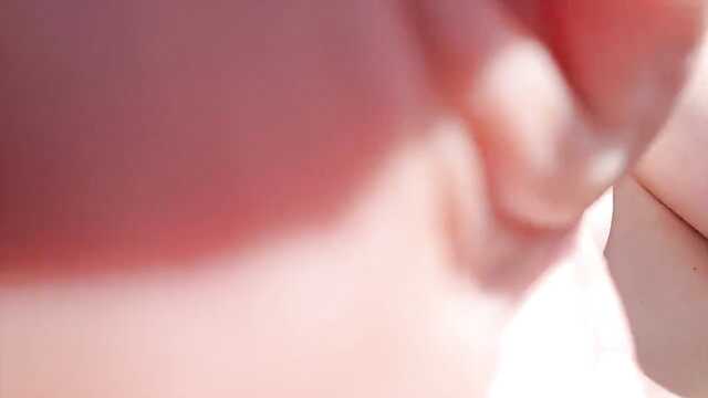 Cycata Laska masturbuje się na łonie natury