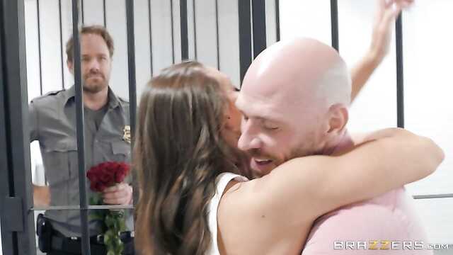 Cycata przestępczyni pieprzy się za kratkami