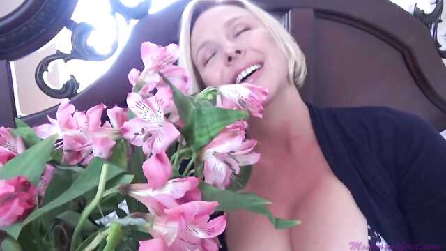 Утро с порожнем и сексом: один мужчина дал своей жене необычный подарок.