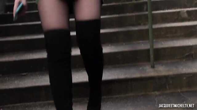 Rosyjska Blondynka zgodziła się na trójkąt w pogotowiu