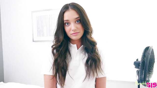 Брюнетка: Отсос и поездка на чёрном вульве.