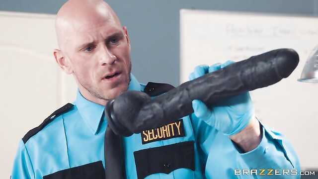 Күзетші бөлімі негритянку және потрахал бритую пизду