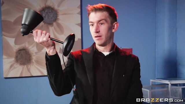 Босс Открывает Секрет Влагалища