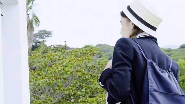 Facet przyjechał do przyjaciela i pieprzył w cipkę jego córkę