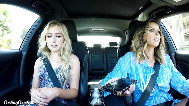 MILF a accepté que son mari baise sa petite amie