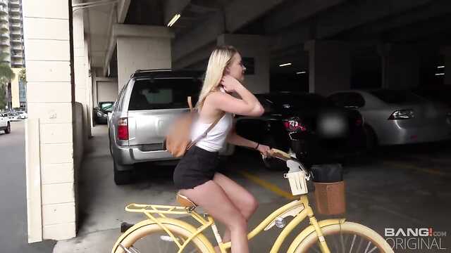 Zawodnik podjechał do kobiety Na ulicy i zaproponował, żeby się pieprzyć