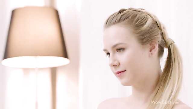 Adolescent détend le pénis d'un ami et orgasmes