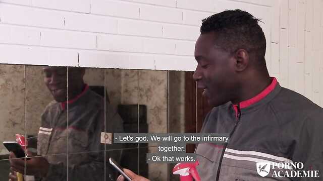 Murzyn lekarz i biały facet zerżnęli cycatą damę