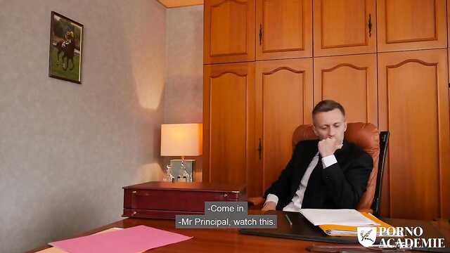 Пихарь выебал жену босса