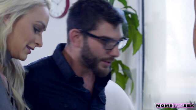 Święto Dziękczynienia zamieniło się w dziki gangbang z powodu pożądliwych dawalek