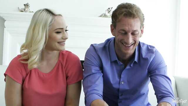 Facet pieprzył w cipkę młodą sąsiadkę z naturalnymi cyckami