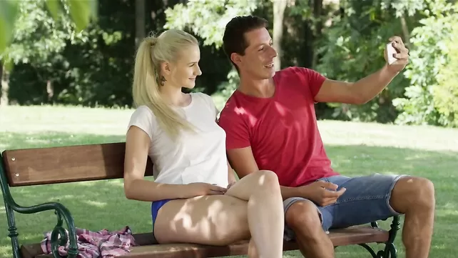 Жігіт трахнул блонду жоқ принциптері саябақта