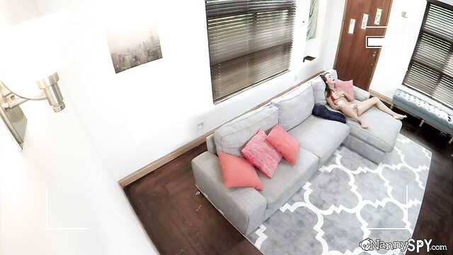 Chuda robi loda i jęczy od wielkiego kutasa