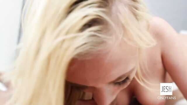 Блондинка прогуляла учебу за Трахом и Камшотом.