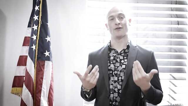 Деятельность офиса: уверенно натягивать на секретаршу!