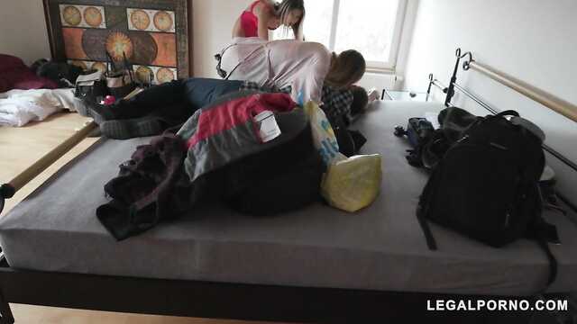 Рождество: Горячая Партия Телок и Пацанов