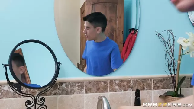 Жетілген свингерлердің порносын қараңыз Үлкен сиськи трахается