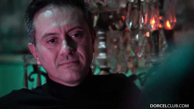 Two chicks fuck for show in a nightclub