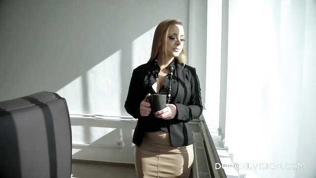 Работа вместо радости: приключения секретарши.