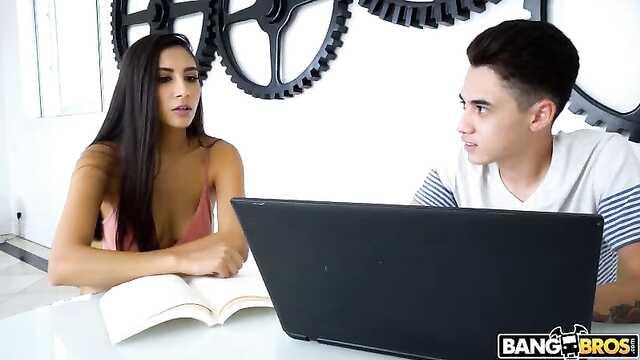 Юпорн факе тазики Әйелдер кискаларын қалай мастурбациялайды