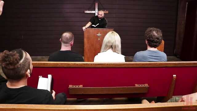 Brutal men piled members on the cracks of a blonde chick