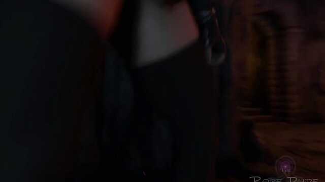 Лара подчиняется грубой брюнетке, которая радуется лесби сексу