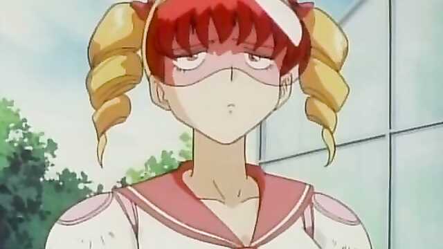 Fünf Mädchen kämpfen für Frieden und einen coolen Fick