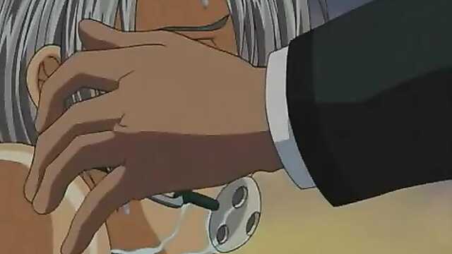 Amarrada e dominada por belezas luxuriosas