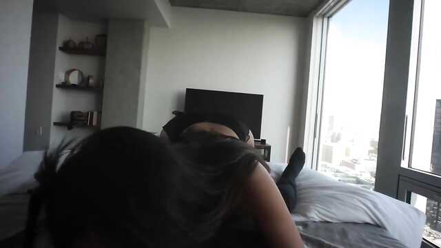 Фут фетиш үшін сүйікті жігіт тікелей камераға