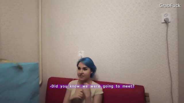 Наслаждайся видом развратной голубоволосой девушки!