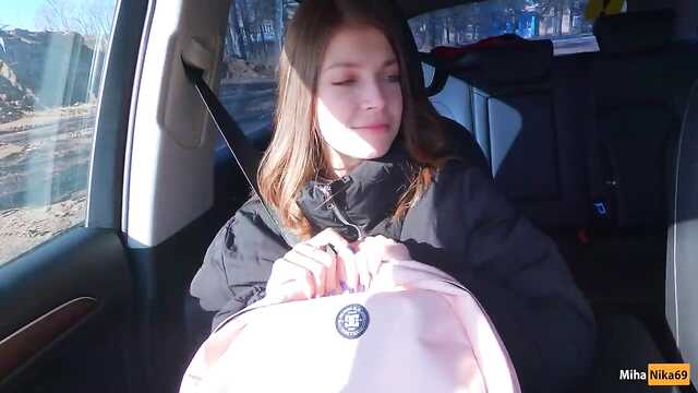 Towarzysz podróży zgadza się na gardłowym robieniem laski za pieniądze na kamery