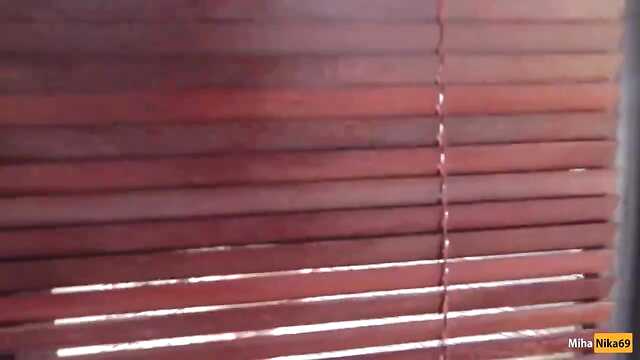 Cutie po Loda przyjmuje spermę Na twarz