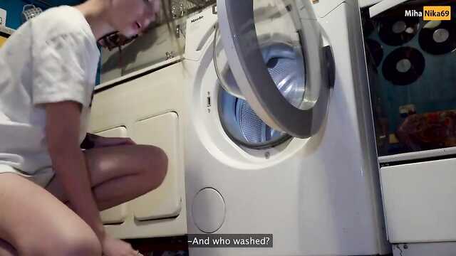 Девушка получила больше, чем ожидалось: член вместо стирки.