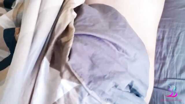 Телка пробудила парня ради секса