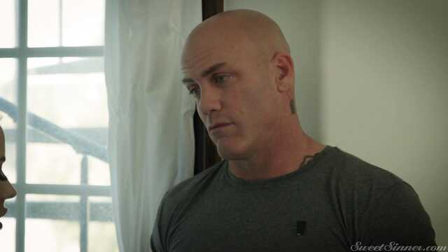 Empregada doméstica com corpo bonito provoca sexo