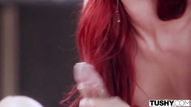 Facet karze ostry seks analny piękną krawcową