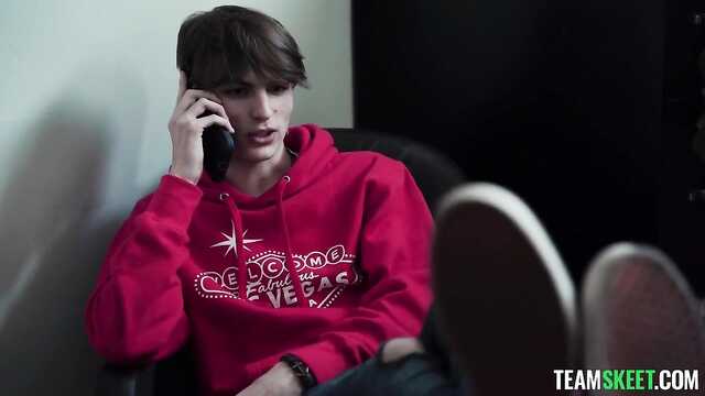 Chuda Laska oddała się dwóm facetom, którzy dużo wiedzą o seksie