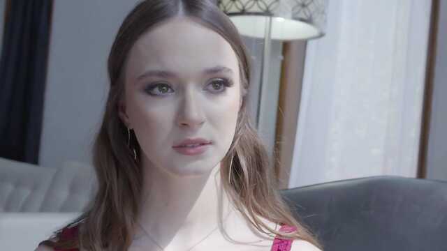 Junge nymphet cums während anal mit einem schwarzen Mann