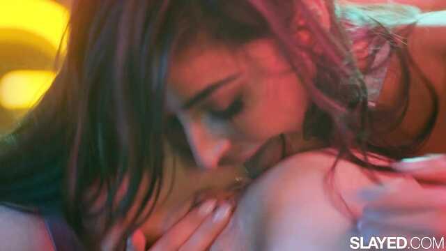 Лесби, любящие секс: Брюнетка и Блондинка.