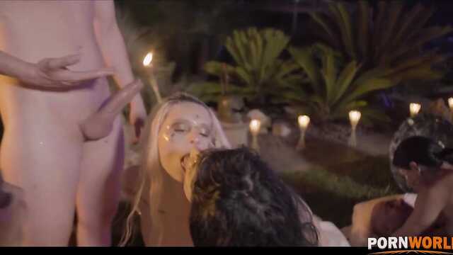 Ритуальная Ночь: Страстные Дикарские Оргии.