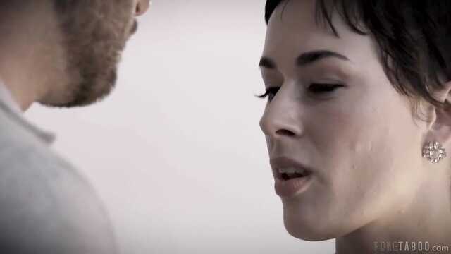 Marido engaña a su esposa durmiendo con su novia