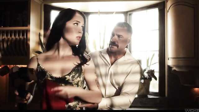 Hermoso y caliente sexo con una delgada morena