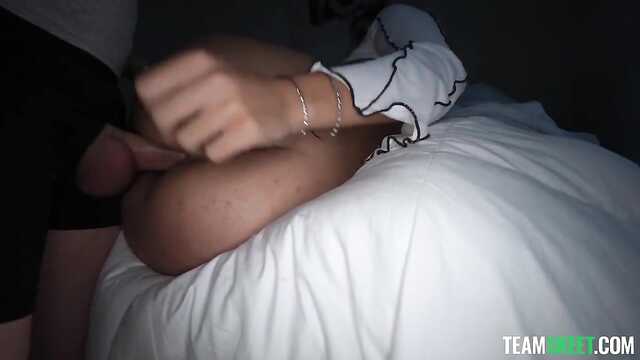 Kurva z naturalnymi cyckami zassała i poprosiła, żeby ją przelecieć