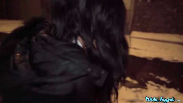 The pick-up guy met a Latina with glasses and fucked her in the laundry