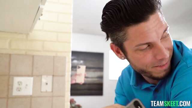 Үлкен сиськи бар жалаңаш аналар