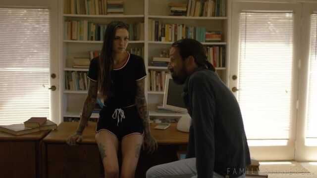 Сақалды татуировкасы бар блядина күшті тесік жасады