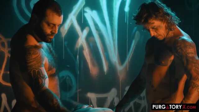 Mistyczna kurwa w trójkę dwóch brutalnych złoczyńców i kosmitów
